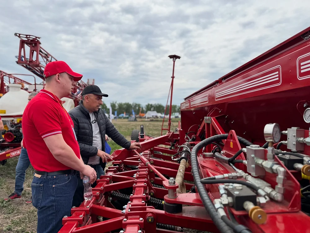 ELVORTI parodoje „AGRO KIROVOHRADŠČINA 2026“: diskinio skutiklio ERIDAN 6000 premjera ir šiuolaikinių žemės ūkio technologijų demonstravimas — 3