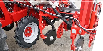 AUKŠTO SLĖGIO RANKOVĖS PATOBULINTOS KOKYBĖS